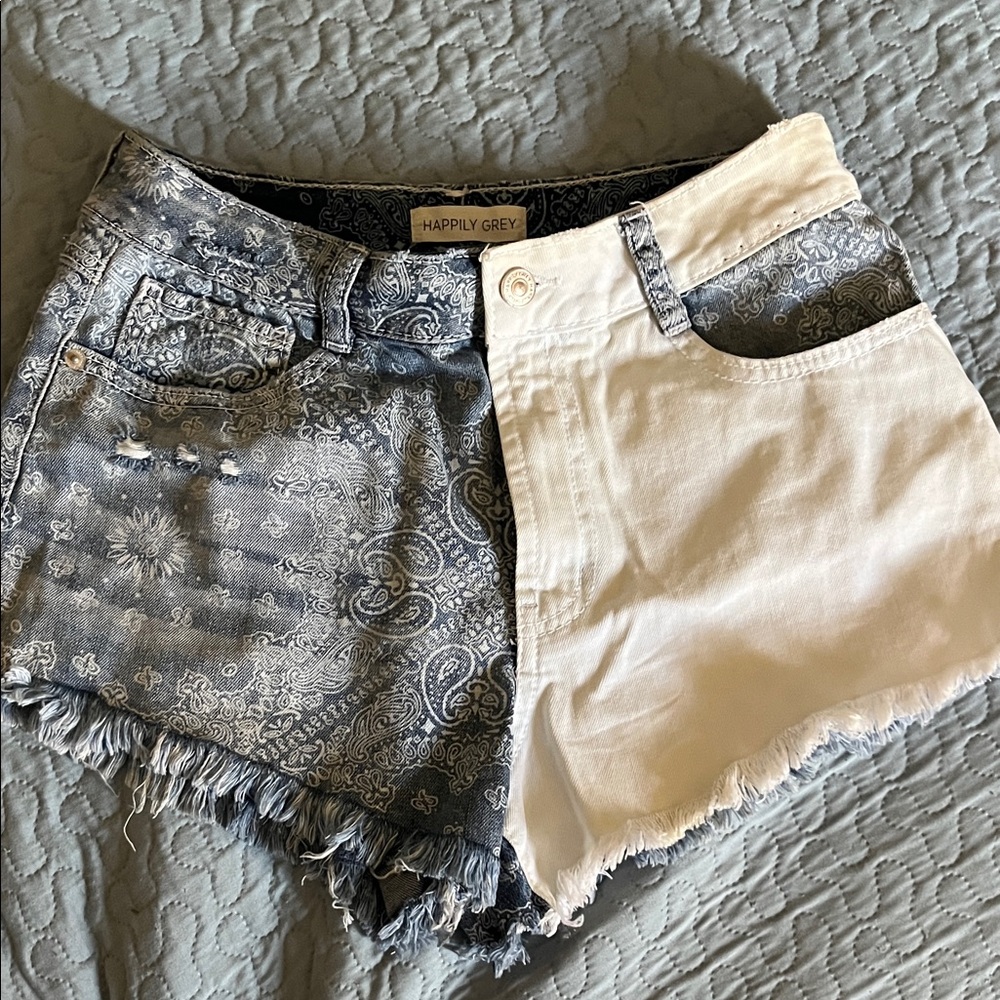 Happily Grey Women's Paisley Jean Shorts - Blue and White